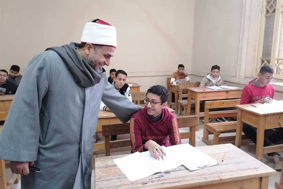 “من هنا” نموذج اجابة وحل امتحان النحو للثانوية الأزهرية 2024 ادبي وخطة توزيع الدرجات