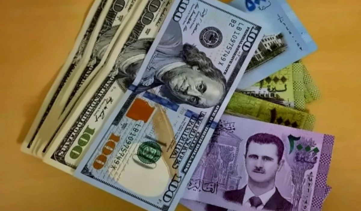 الأخضر ينافس الليرة.. سعر الليرة السورية مقابل الدولار اليوم السبت 1/2/2025 بالسوق السوداء في المحافظات السورية